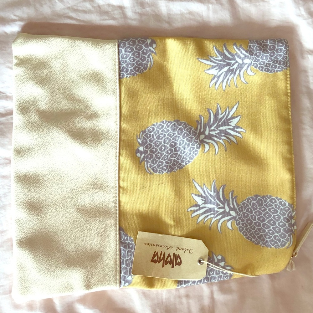 Folding pineapple clutch 🍍